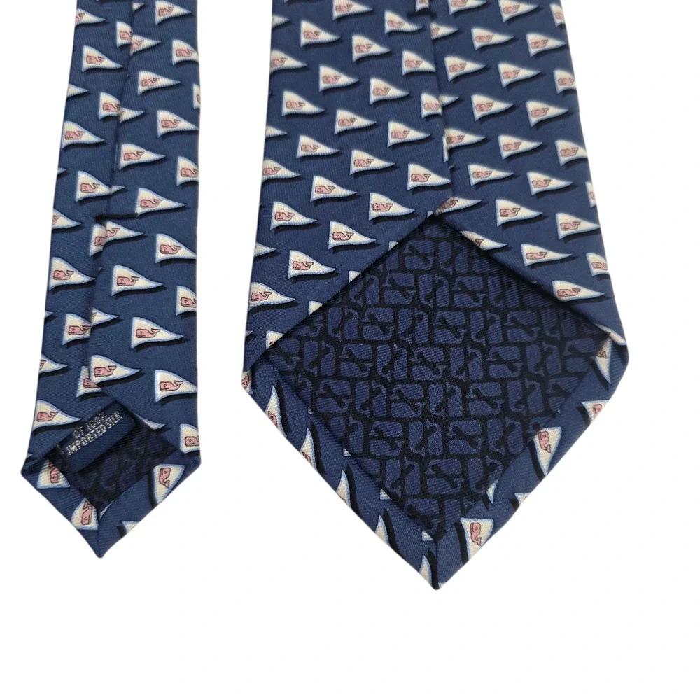 Vineyard Vines Mens Necktie Blue Sea‎ Whale Pattern Flag Silk Handmade USA